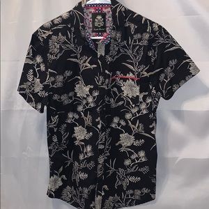 Men’s black and cream button down shirt